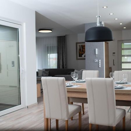 Twins Apartman Heviz Ngoại thất bức ảnh