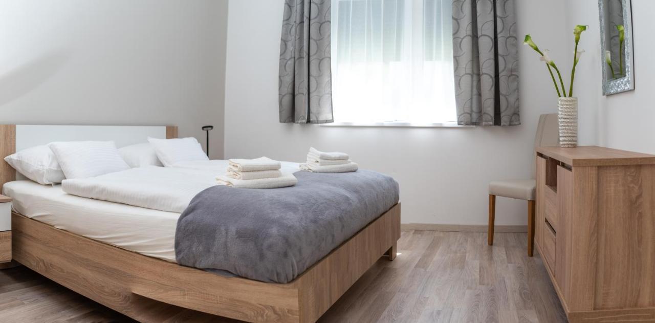 Twins Apartman Heviz Ngoại thất bức ảnh