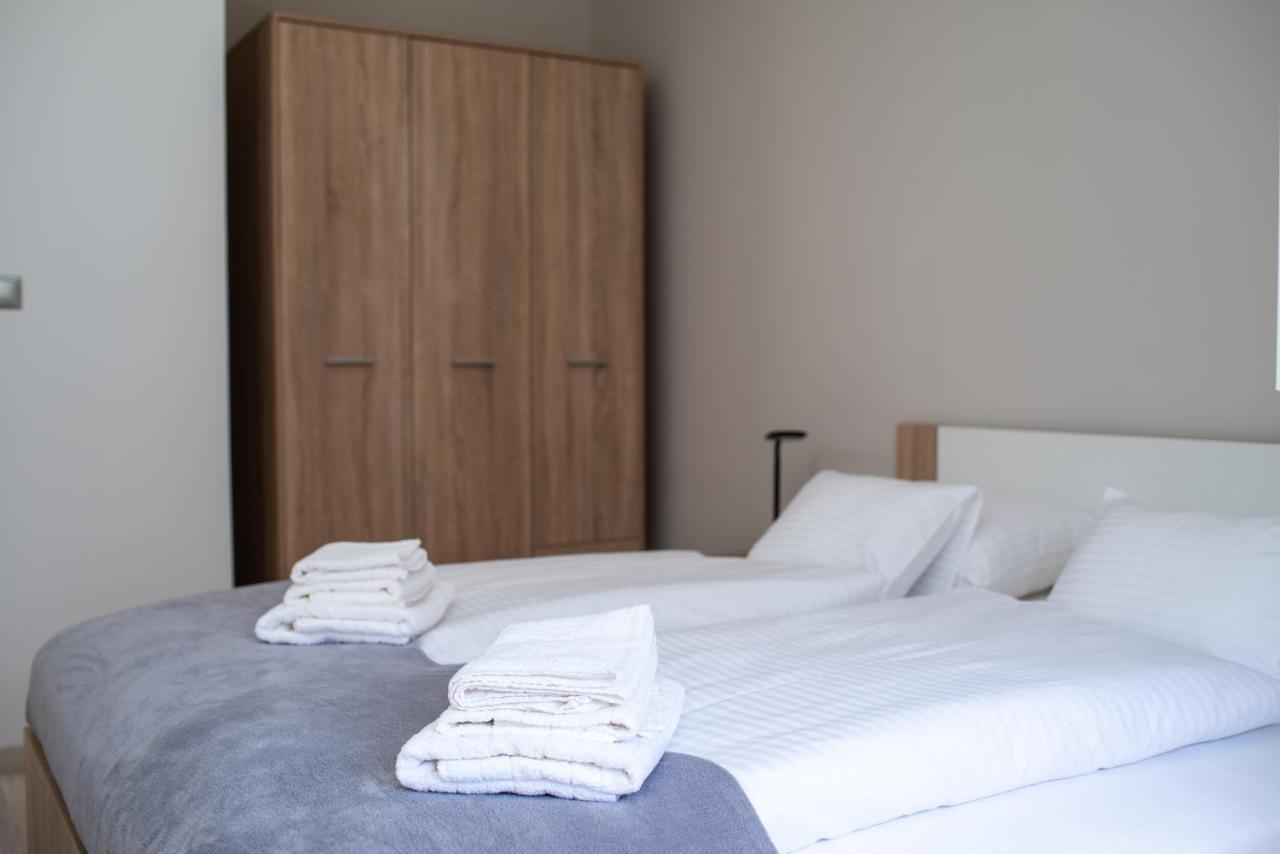 Twins Apartman Heviz Ngoại thất bức ảnh