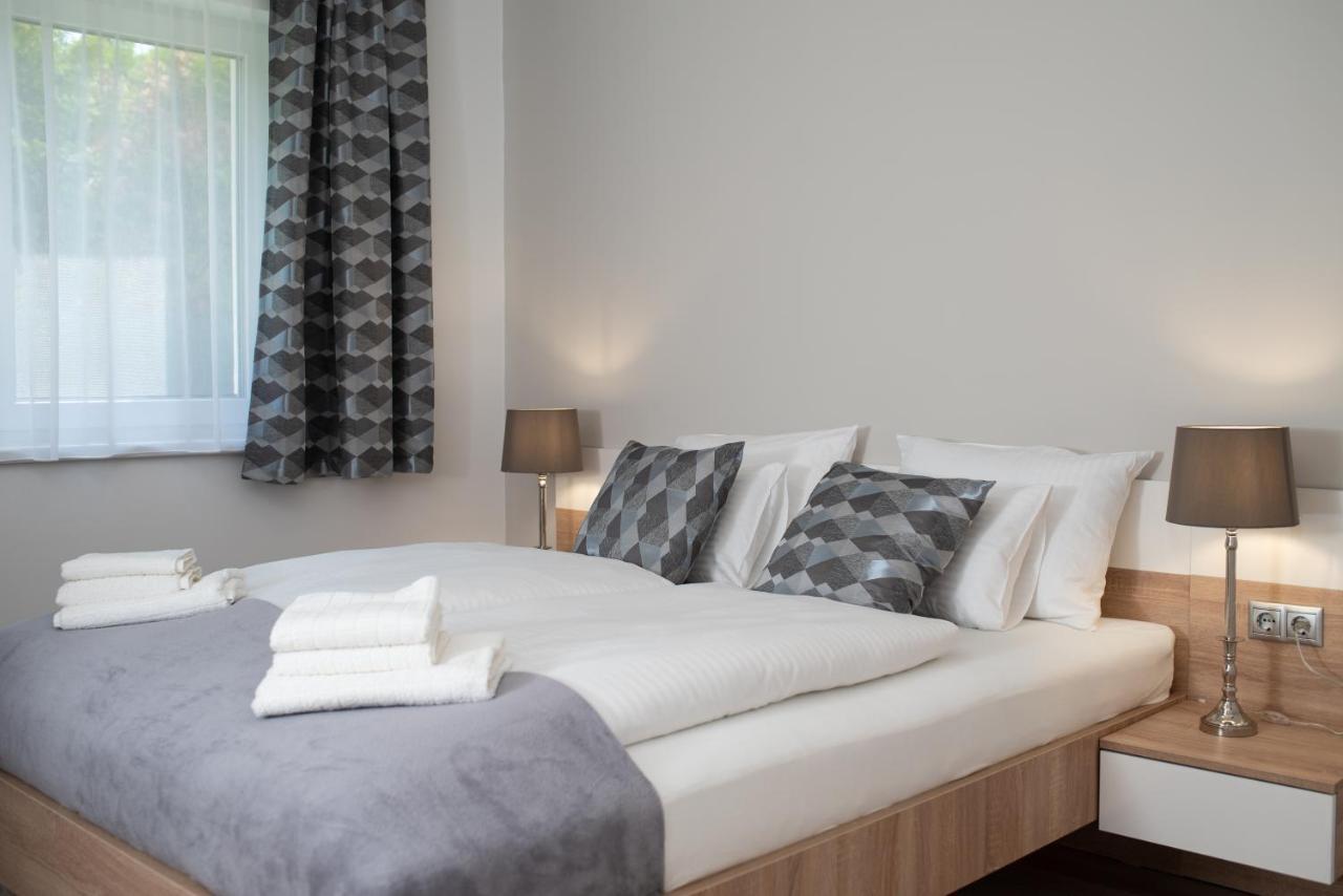 Twins Apartman Heviz Ngoại thất bức ảnh