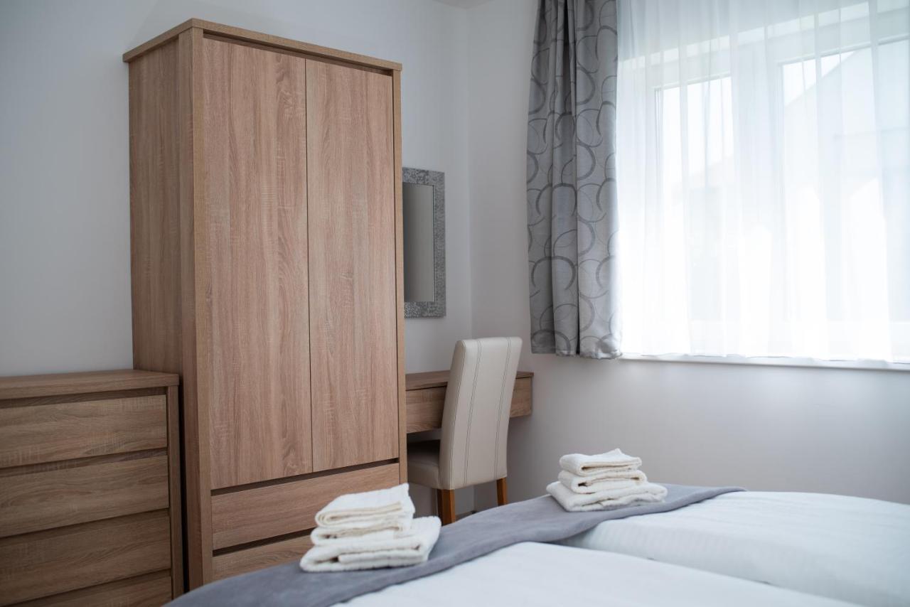 Twins Apartman Heviz Ngoại thất bức ảnh
